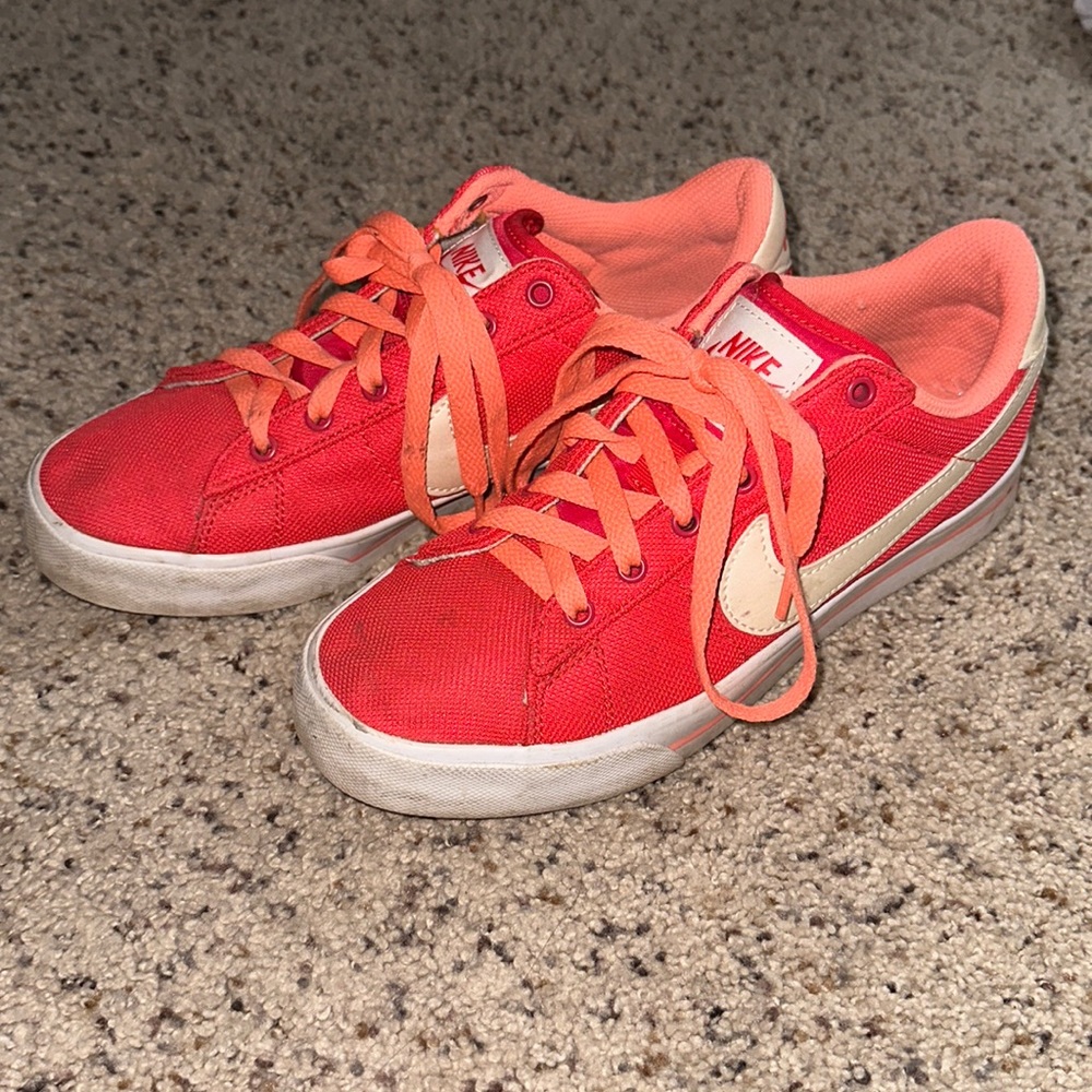 Nike hot pink sneakers